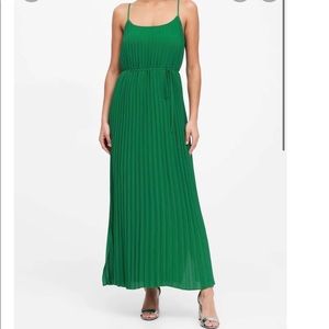 Banana Republic Pleated Maxi Dress Kelly Green NWOT